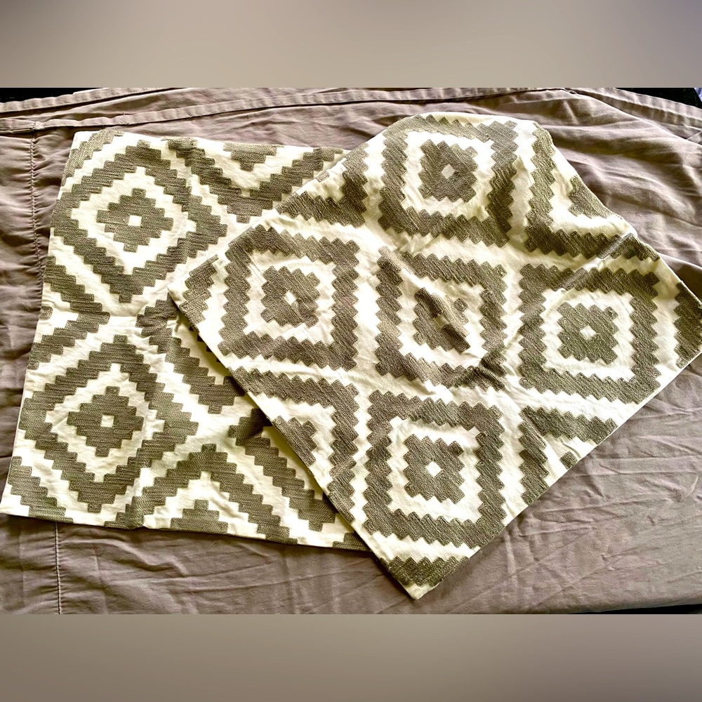 Throw pillow covers 18x18